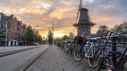 Beide benen in de buurt