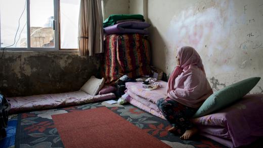 Vrouw in oorlogsgebied