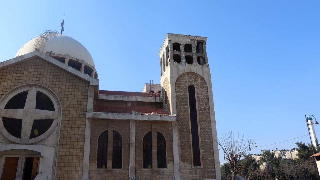 Een beschadigde kerk in Syrie als gevolg van de aardbeving