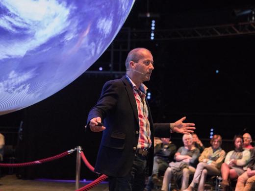 Weerman en tearfund-ambassadeur Reinier van den Berg